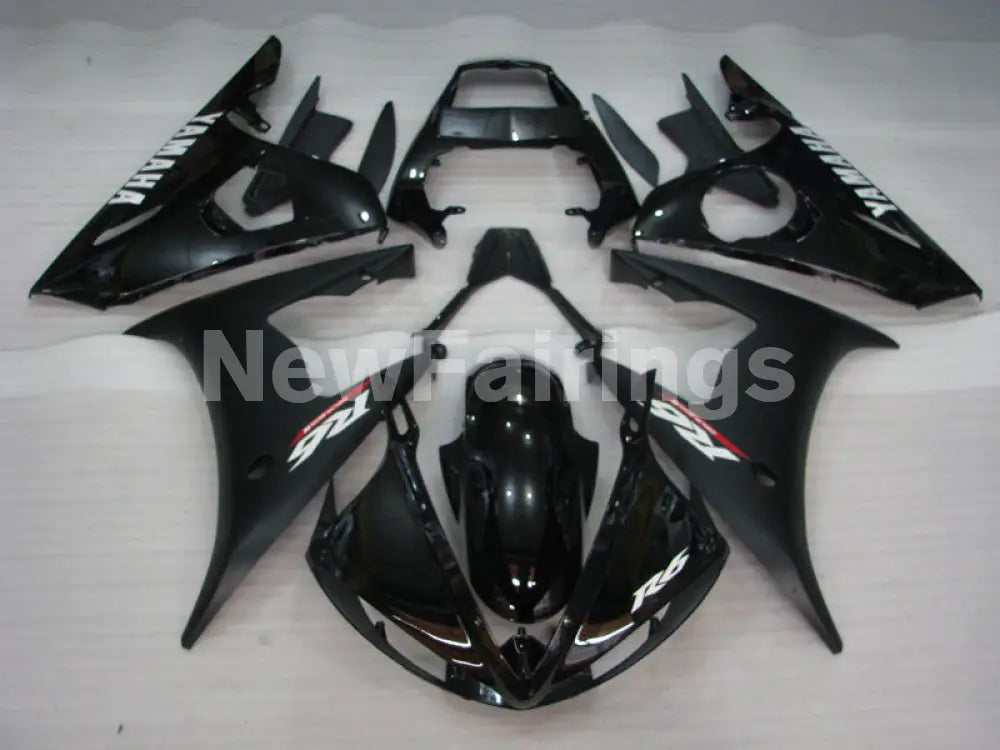 Matte and Gloss Black YZF R6 Fairing Kit with White Decals – NewFairings