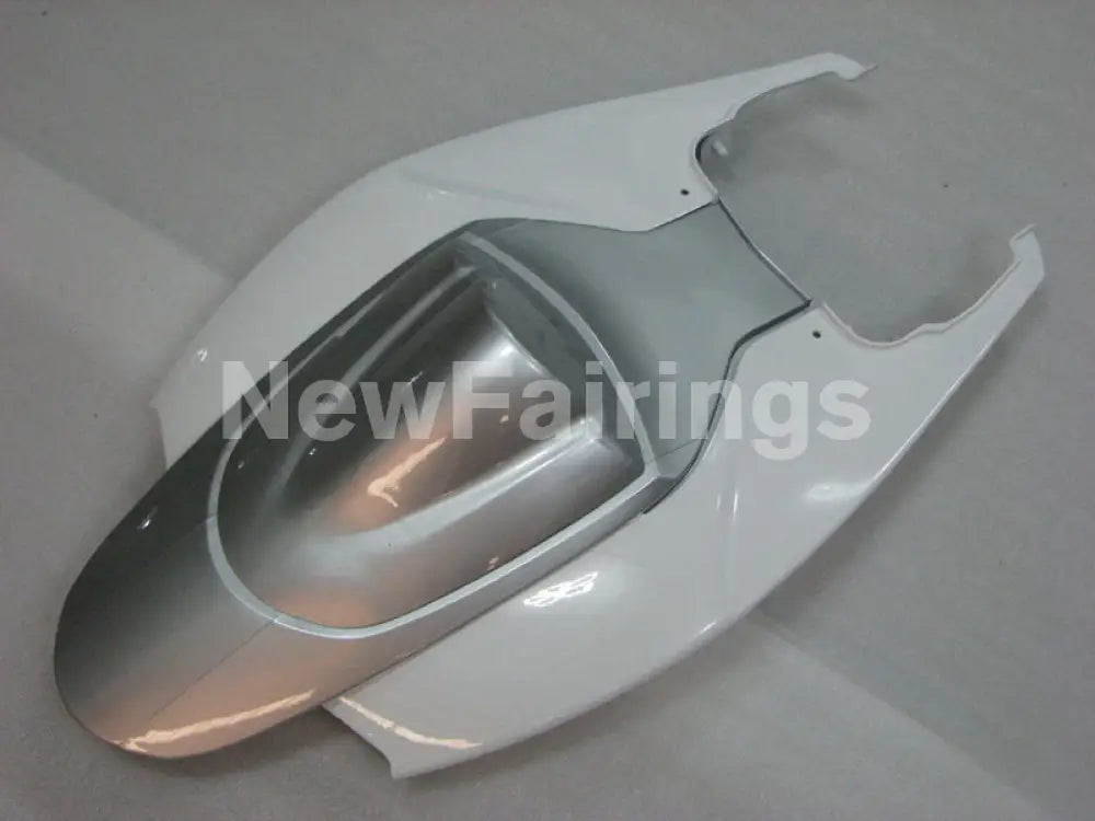 White and Silver Factory Style - GSX-R750 06-07 Fairing Kit